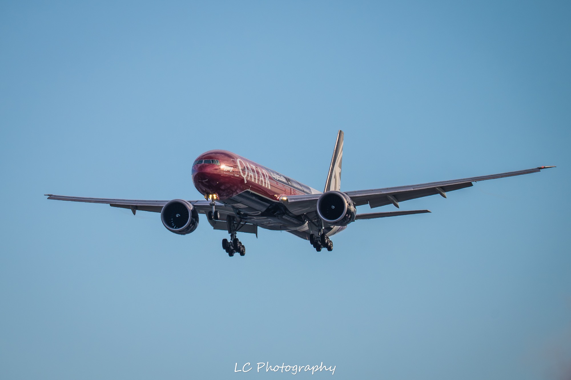 Qatar Airways A7-BEG at YBBN by LC_Photography