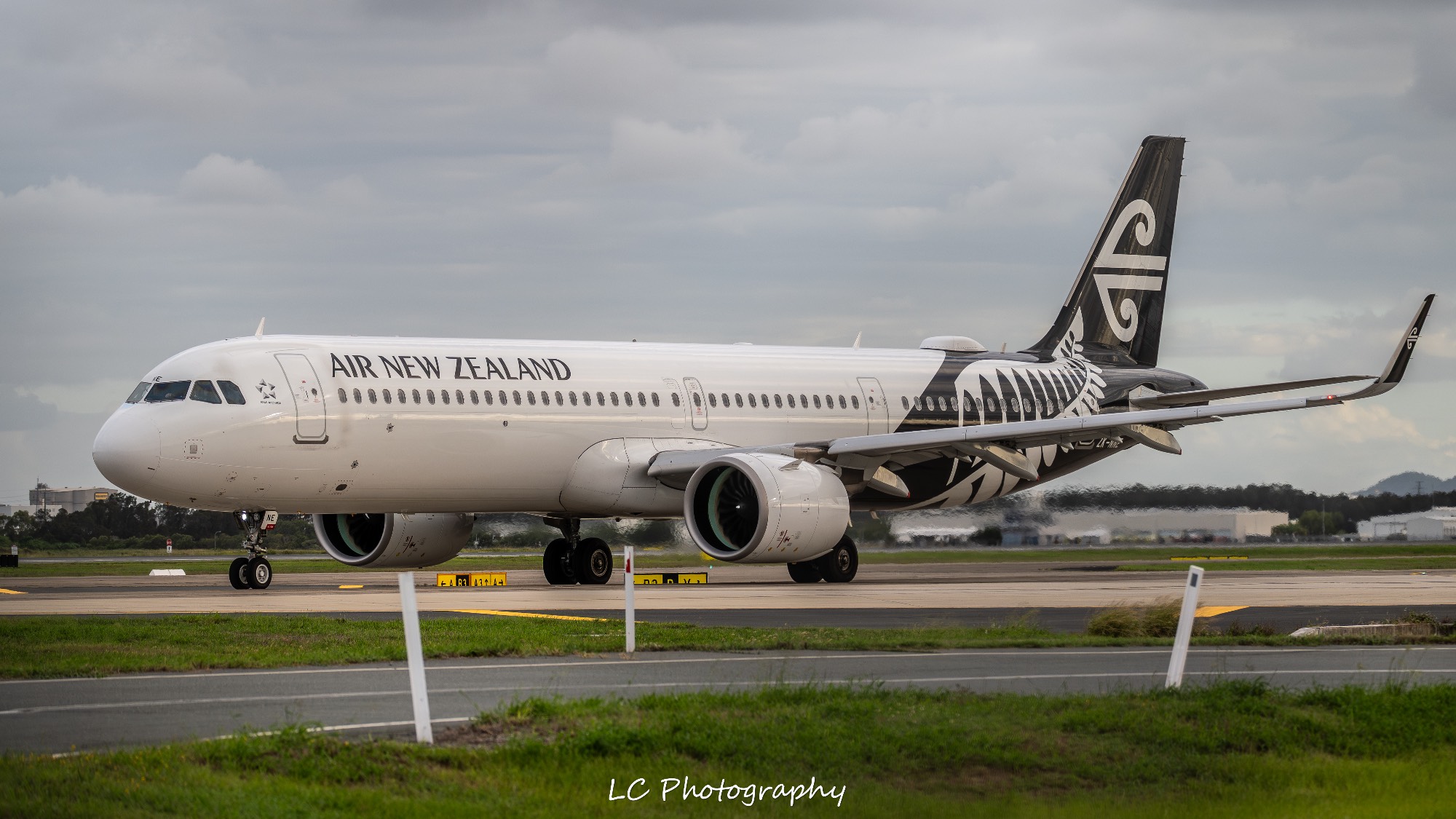 Air New Zealand ZK-NNE at YBBN by LC_Photography
