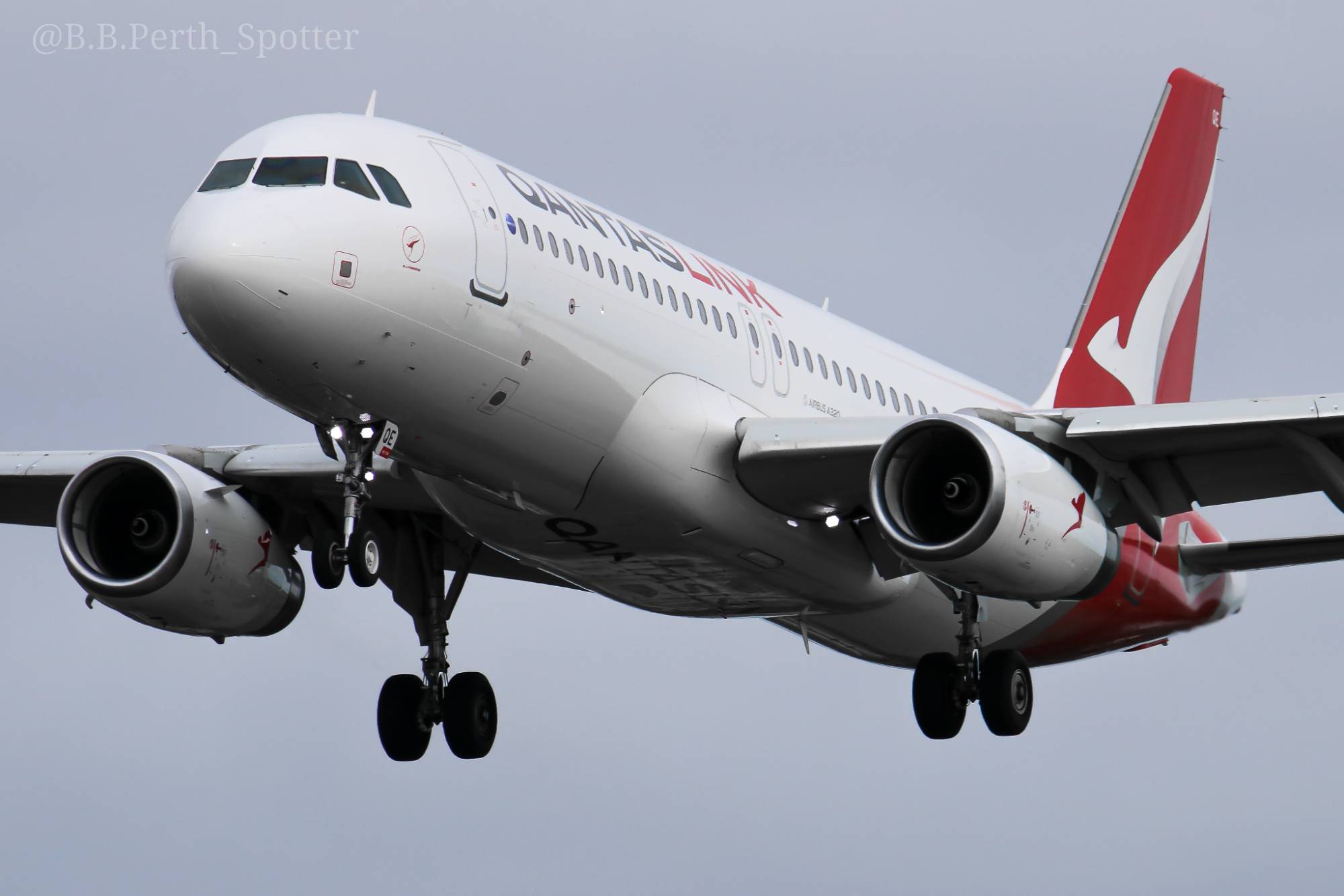 QantasLink VH-VQE at YPPH by boydbayley