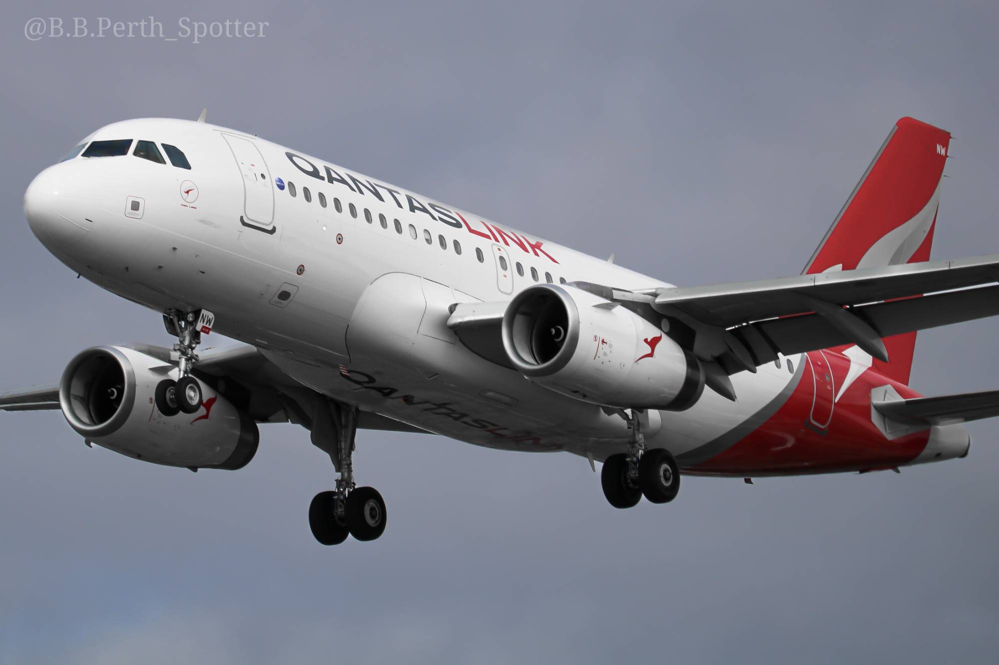 QantasLink VH-8NW at YPPH by boydbayley