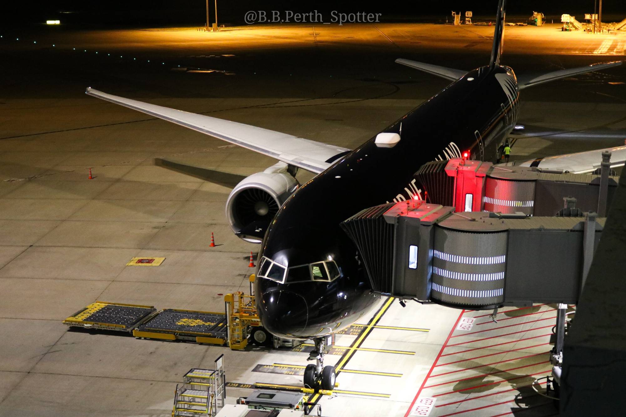 Air New Zealand ZK-OKQ at YPPH by boydbayley