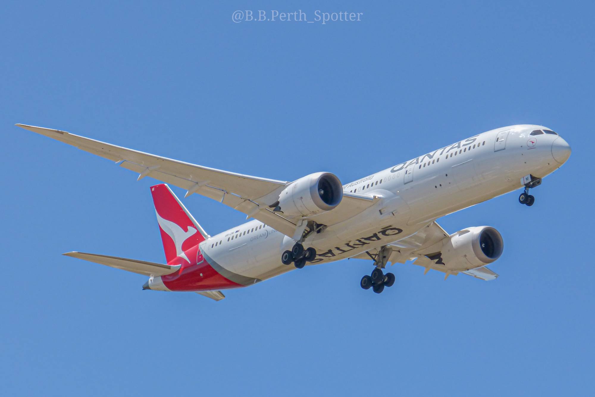 Qantas VH-ZNI at YPPH by boydbayley