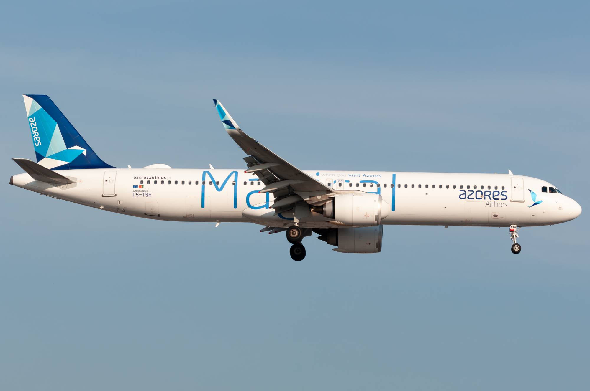Azores Airlines CS-TSH at CYYZ by SEAL