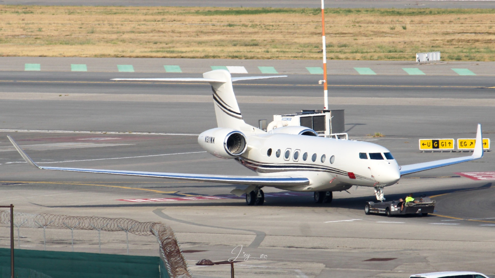 N311WM at LFMN by Leyphotography