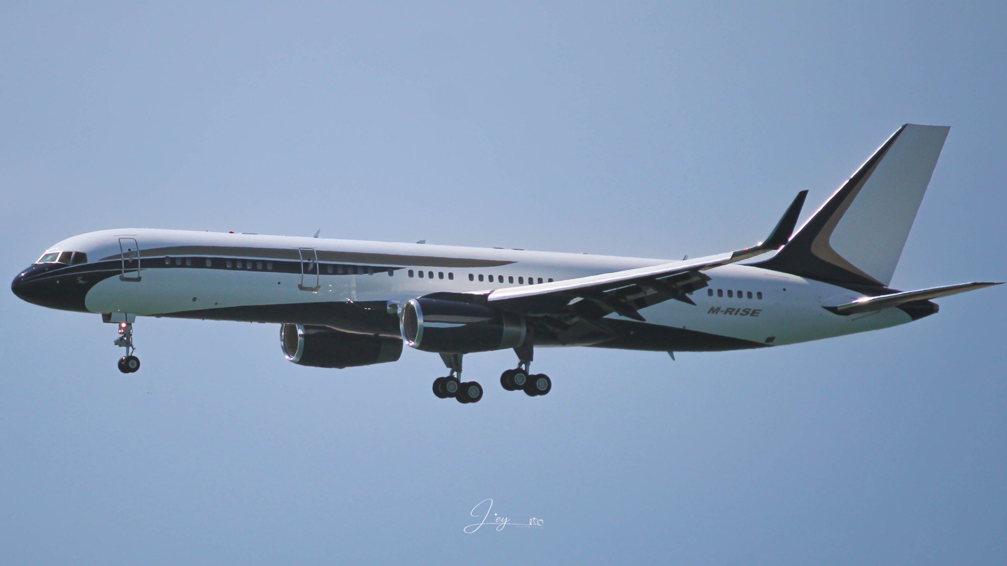 M-RISE at LFMN by Leyphotography