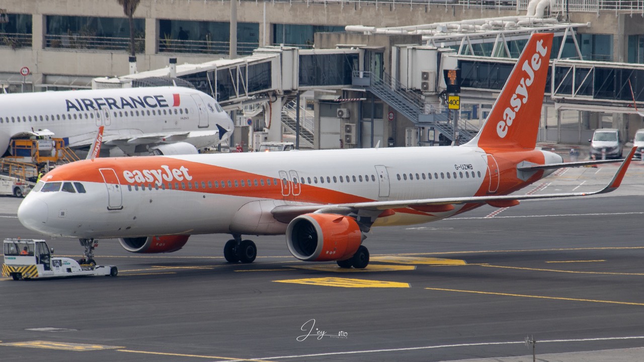 Easyjet G-UZMB at LFMN by Leyphotography
