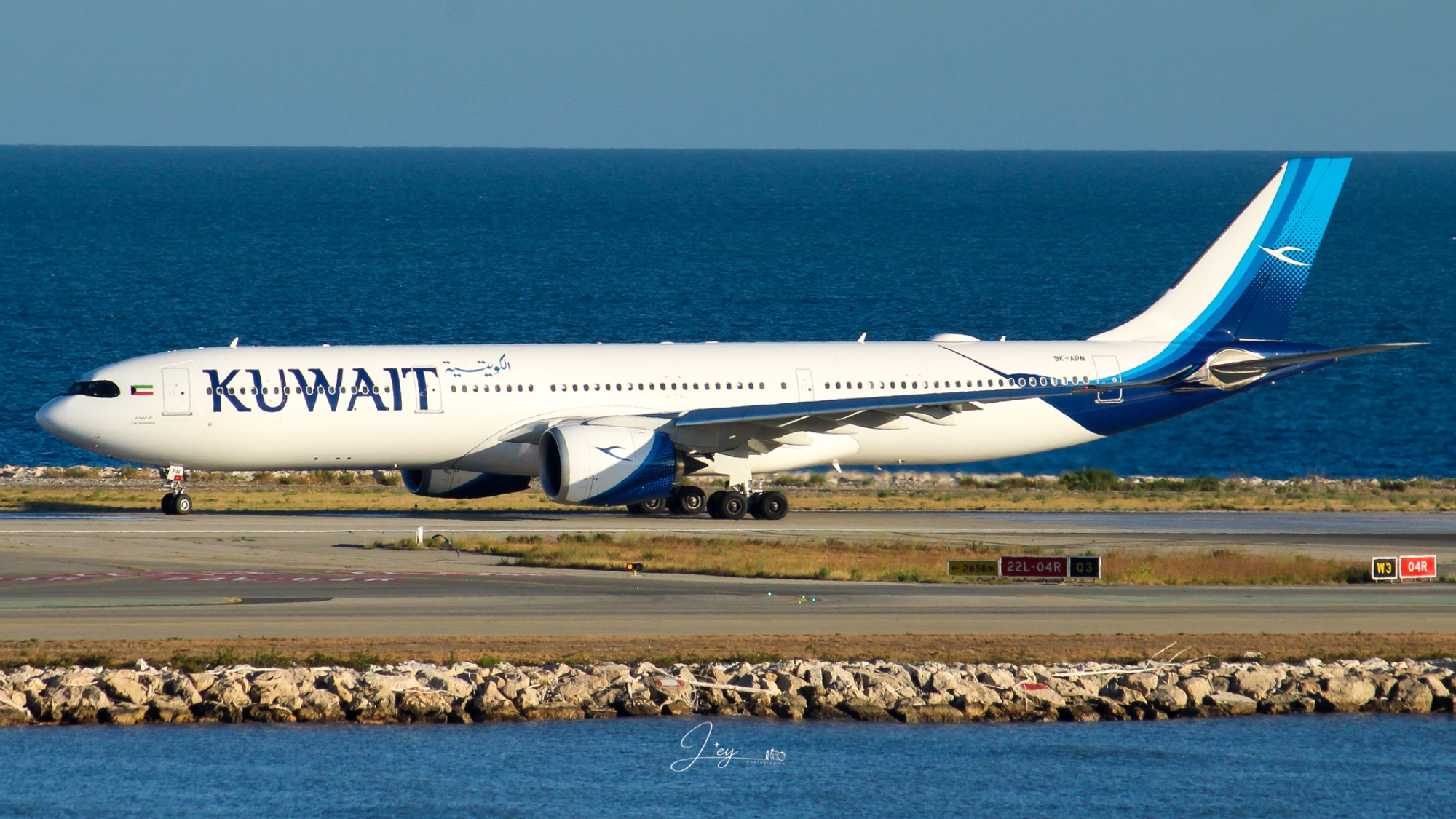 Kuwait 9K-APN at LFMN by Leyphotography