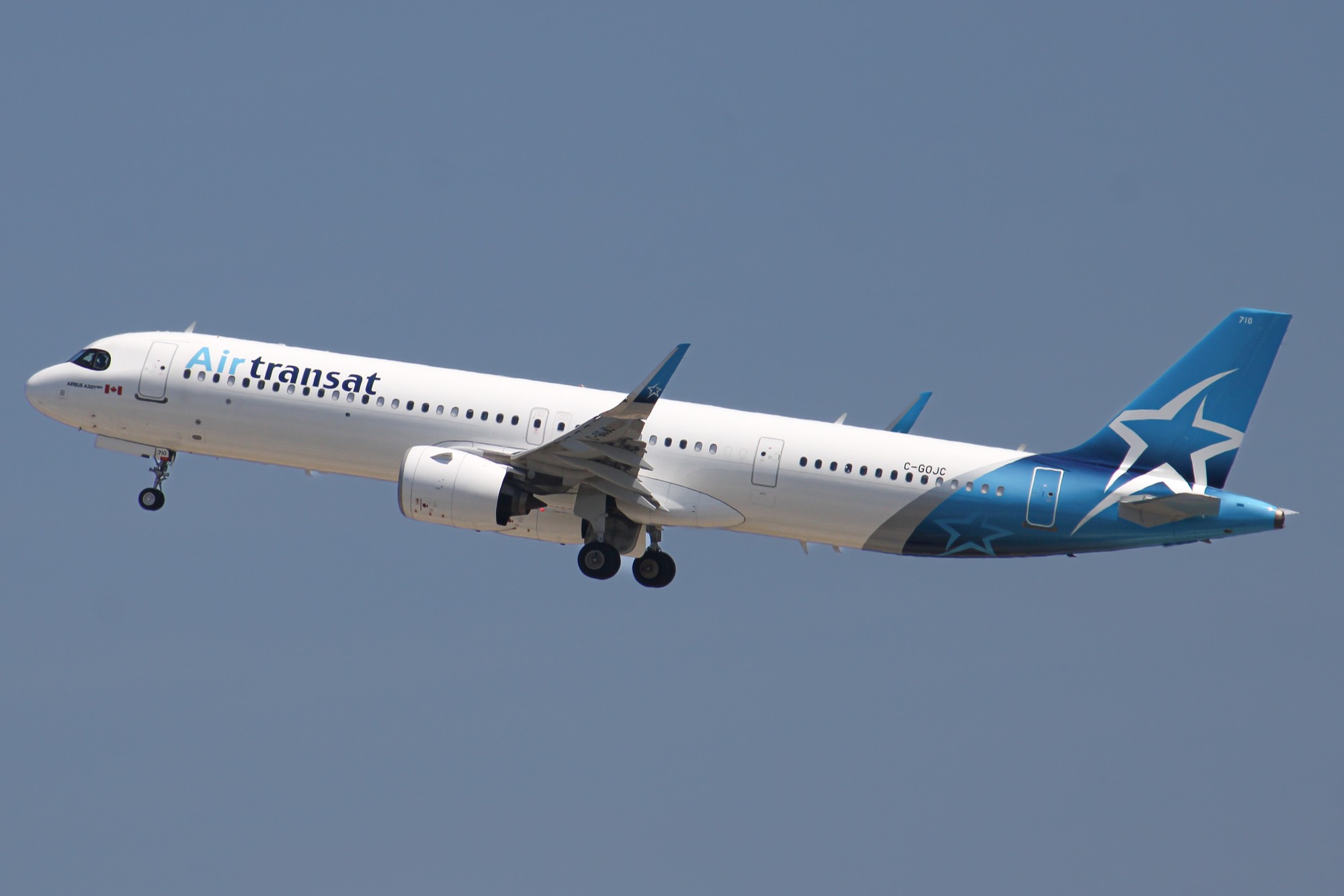 Air transat C-GOJC at LFMN by Leyphotography