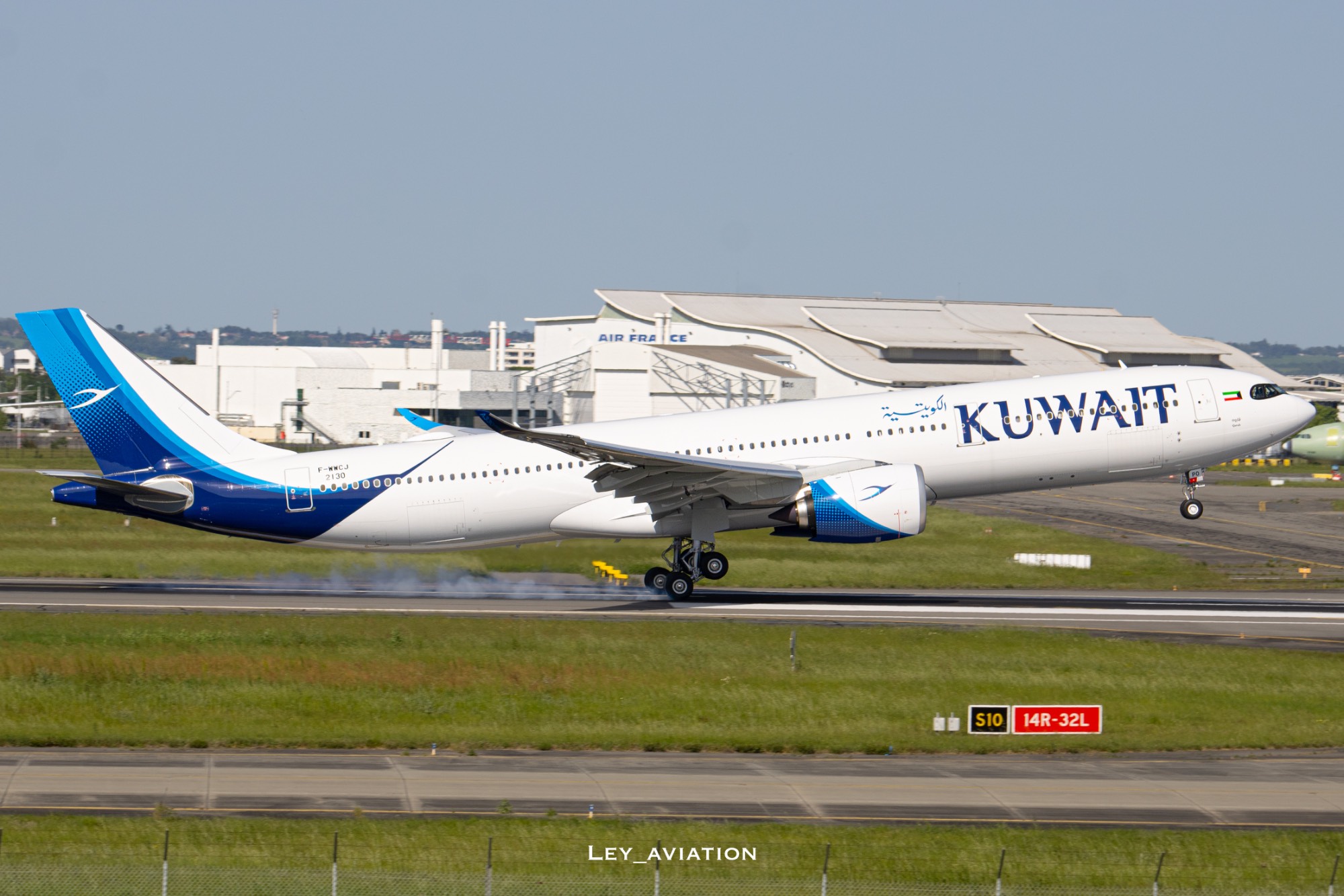 Kuwait F-WWCJ at LFBO by Leyphotography