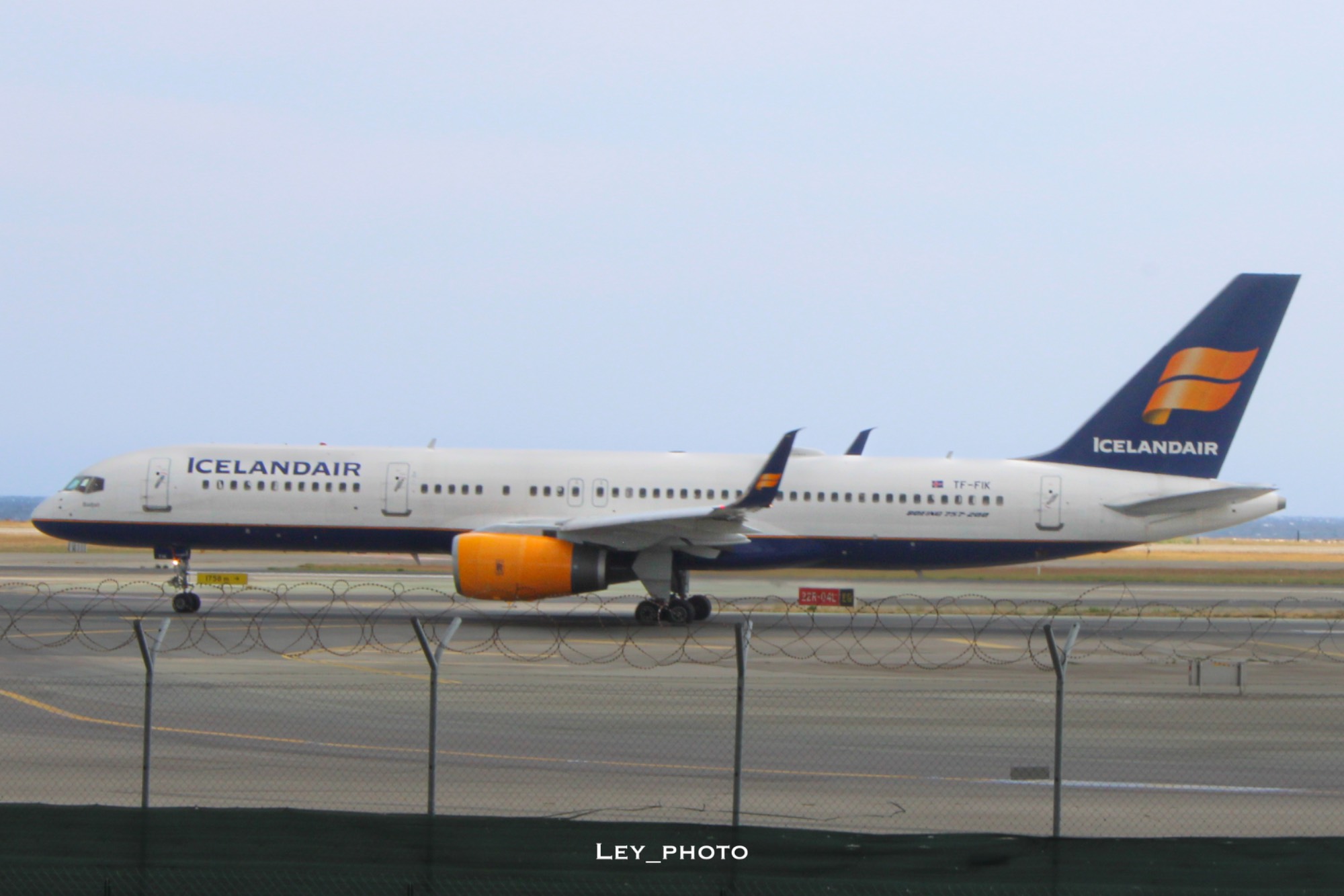 Icelandair TF-FIK at LFMN by Leyphotography