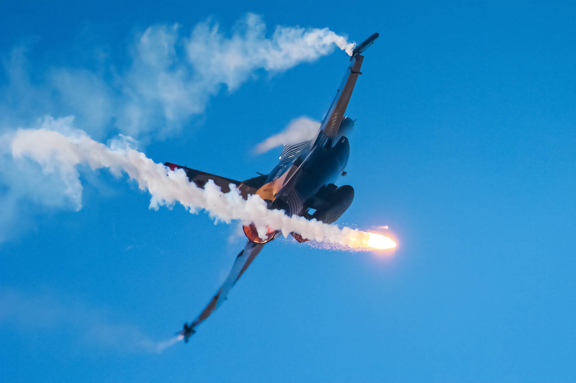 Turkish Air Force Solotürk F-16 Demo Team 88-0021 at MISC by Fatih_Berkay