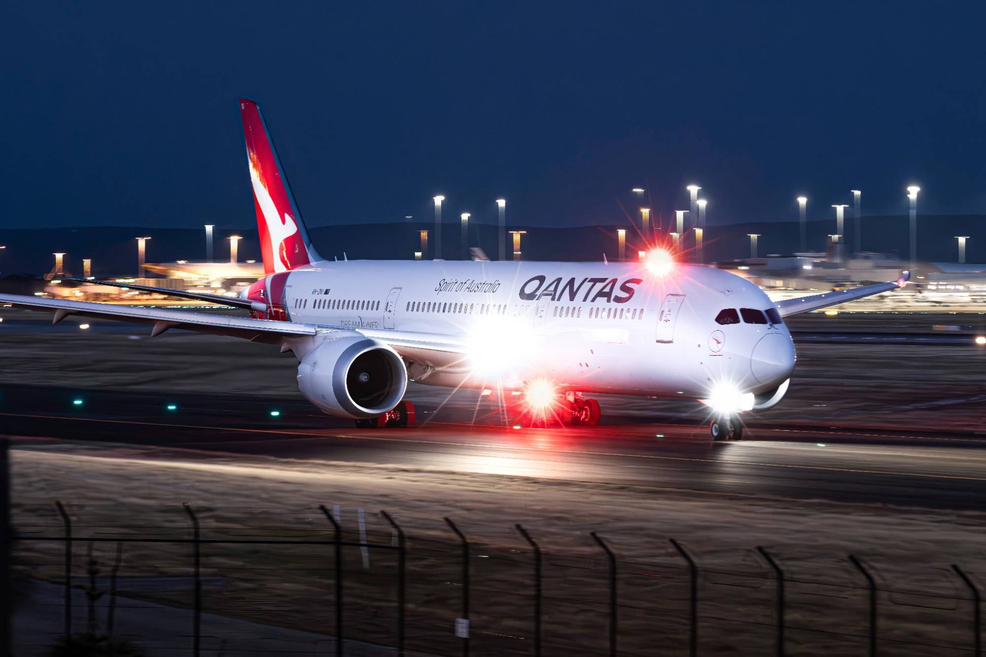 Qantas Airways VH-ZNI at YPPH by Dyln