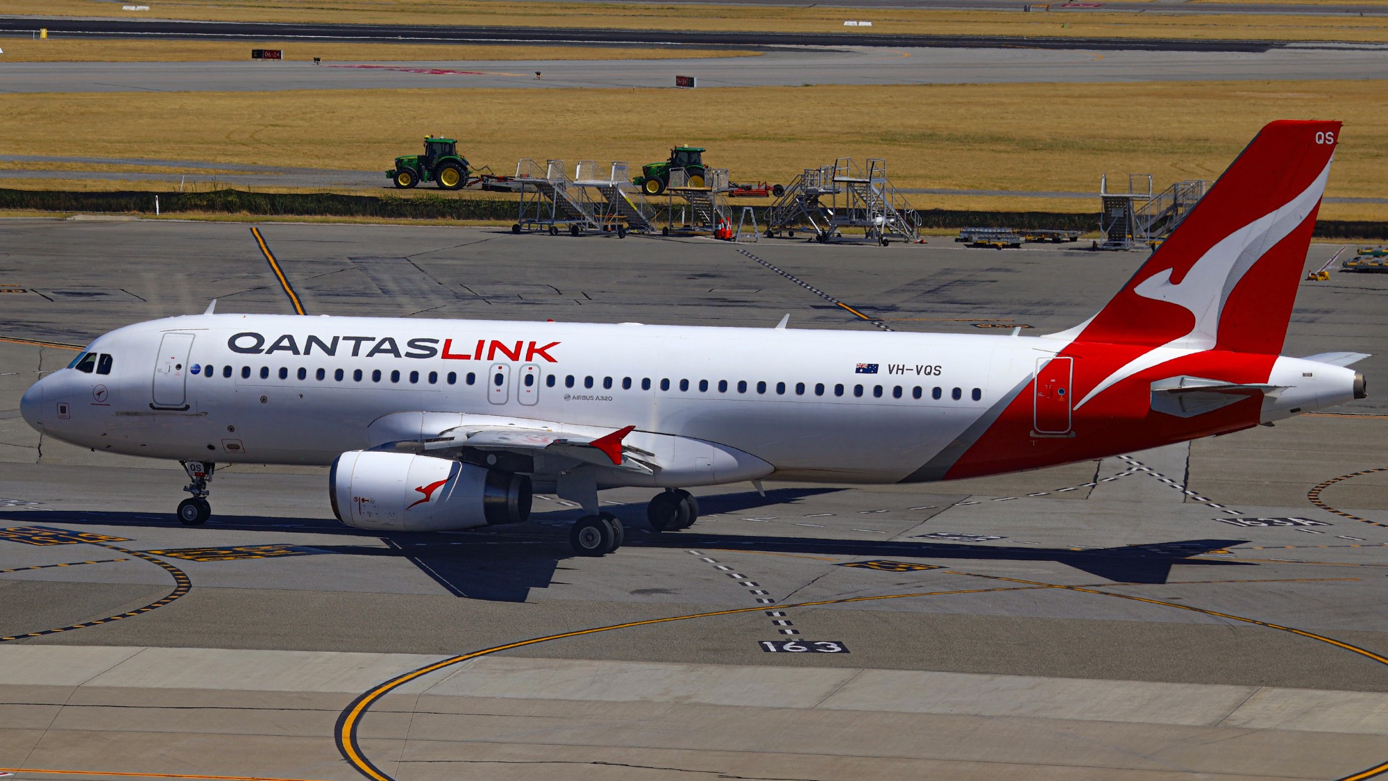 QantasLink VH-VQS at YPPH by JBs_Aviation