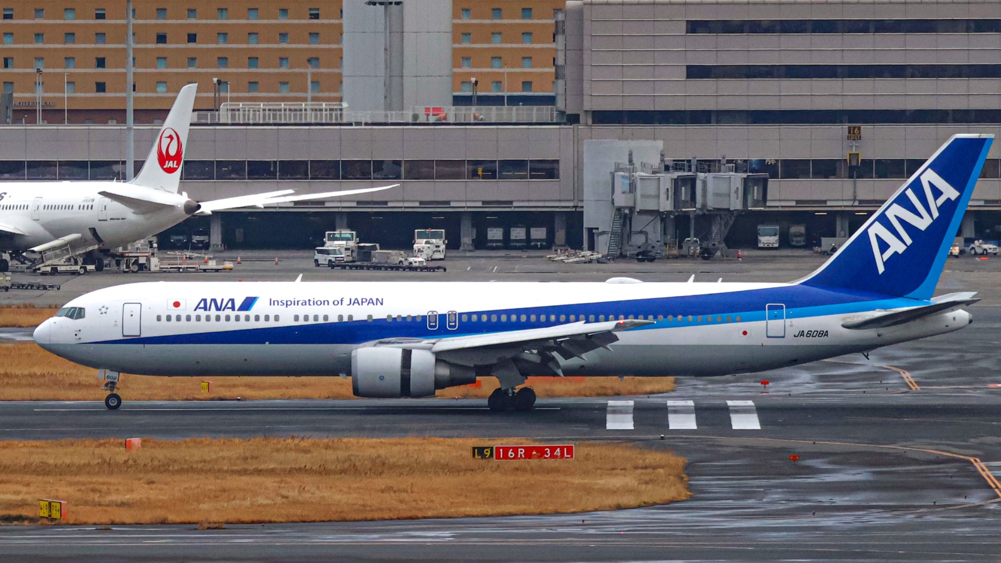 All Nippon Airways JA608A at RJTT by JBs_Aviation