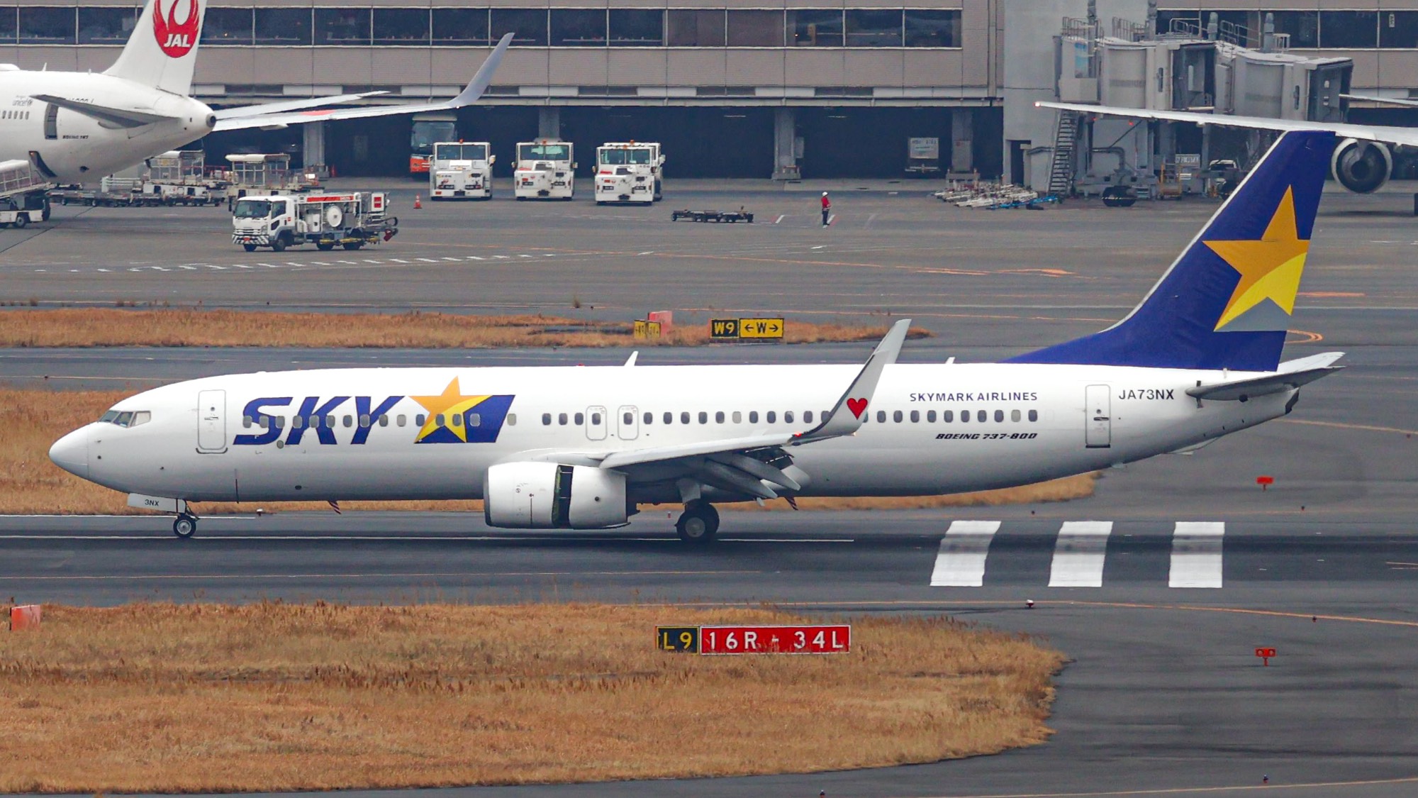 Skymark Airlines JA73NX at RJTT by JBs_Aviation