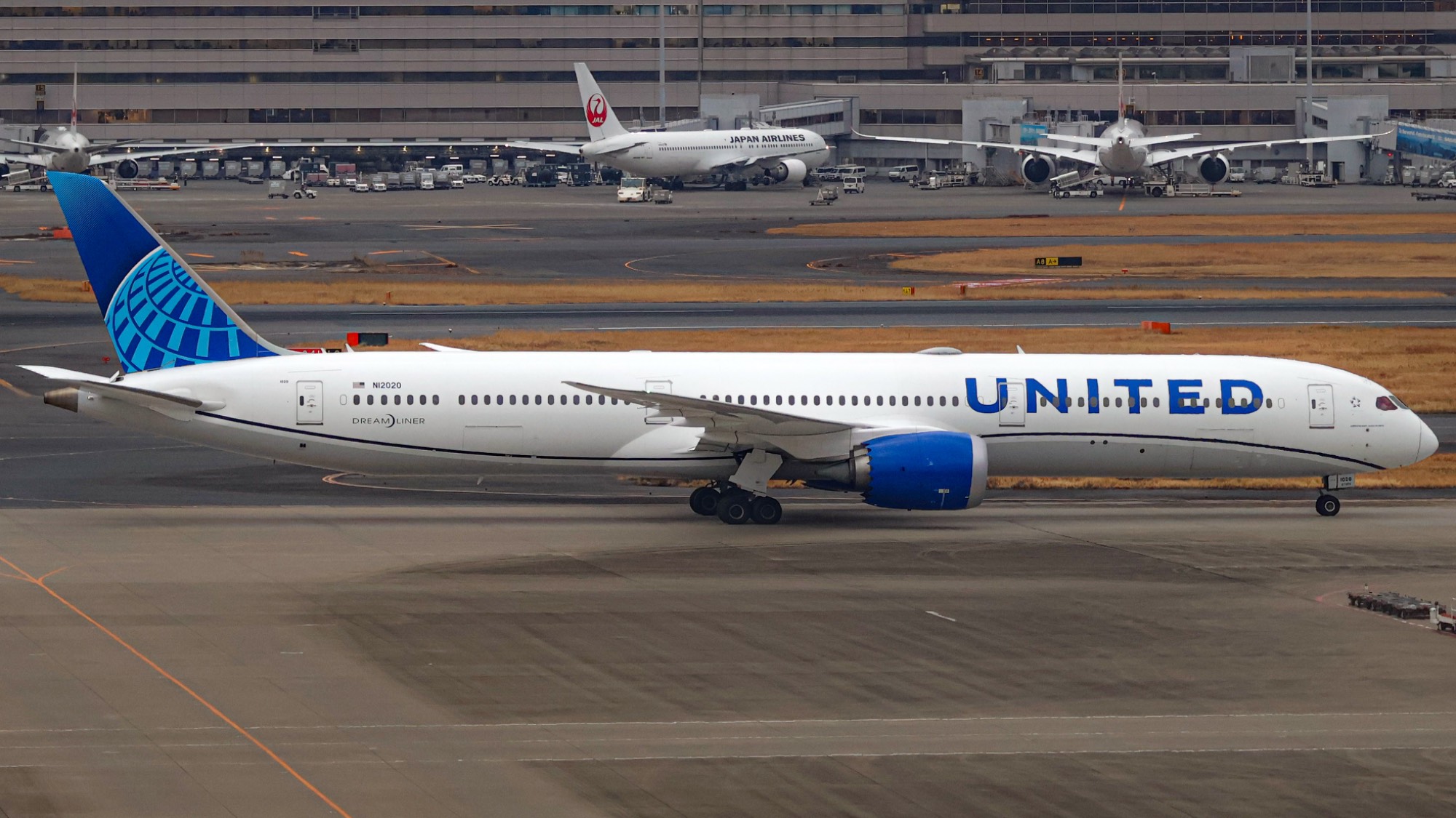 United Airlines N12020 at RJTT by JBs_Aviation