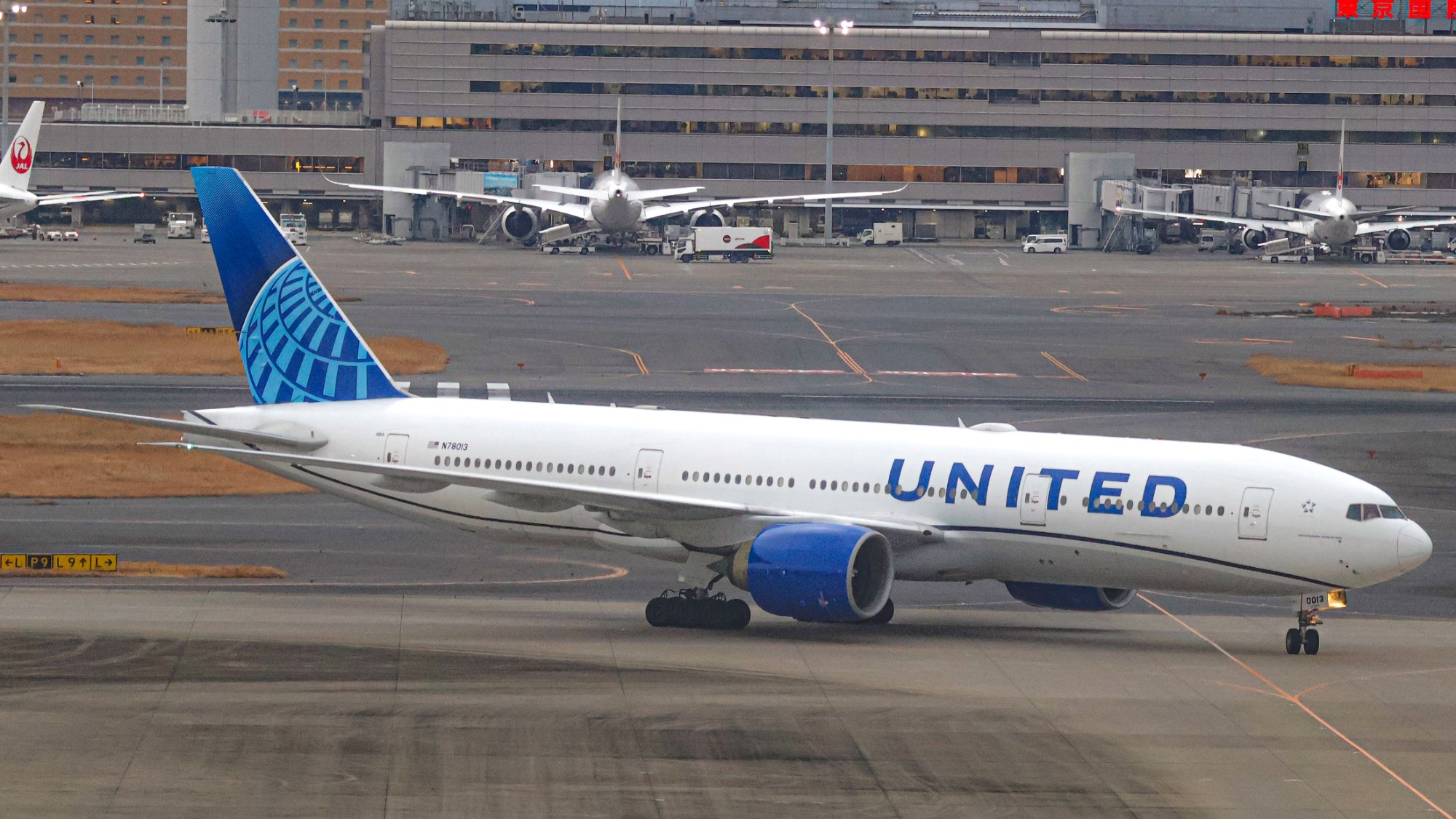 United Airlines N78013 at RJTT by JBs_Aviation