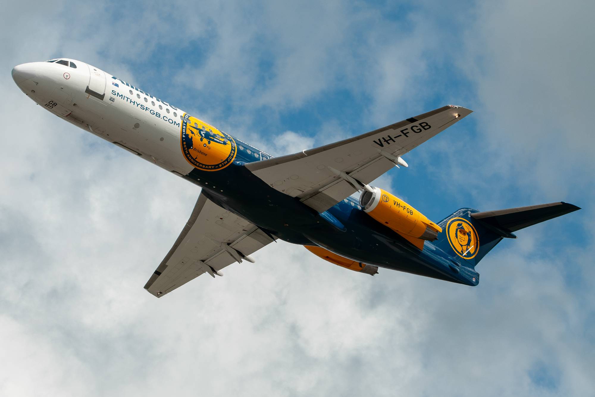 Alliance Airlines VH-FGB at YWLM by Sharpey