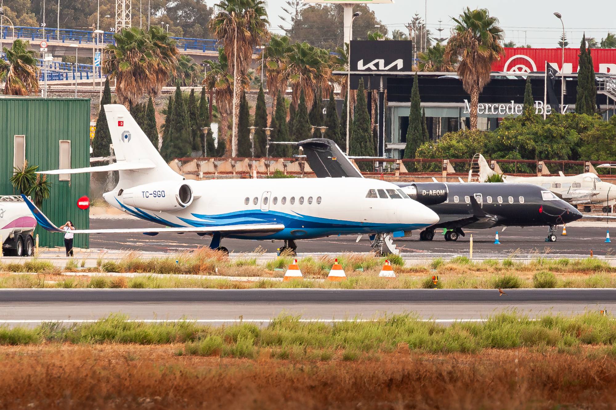 Air Independence D-AEOM at LEMG by Kevin