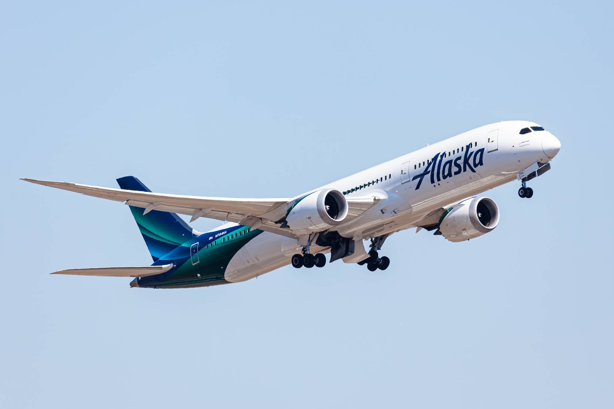 Alaskan Airlines N781HA at LIRF by Kevin