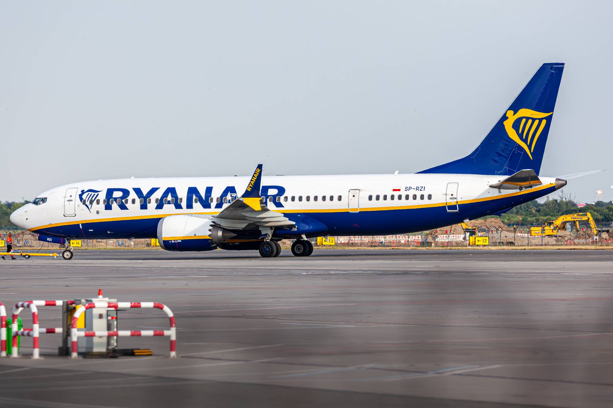 Ryanair SP-RZI at EPWR by Kevin