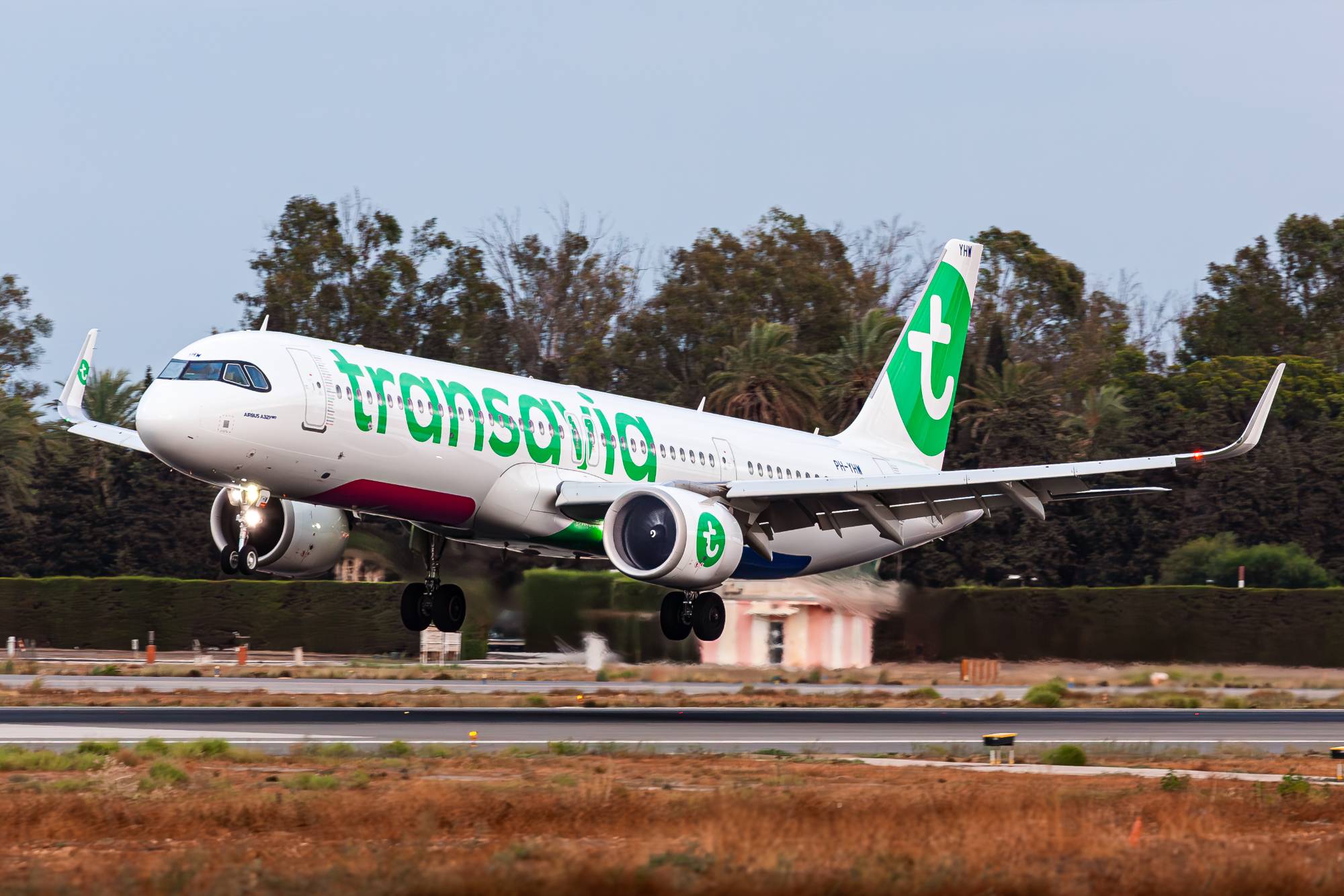 Transavia PH-YHW at LEMG by Kevin