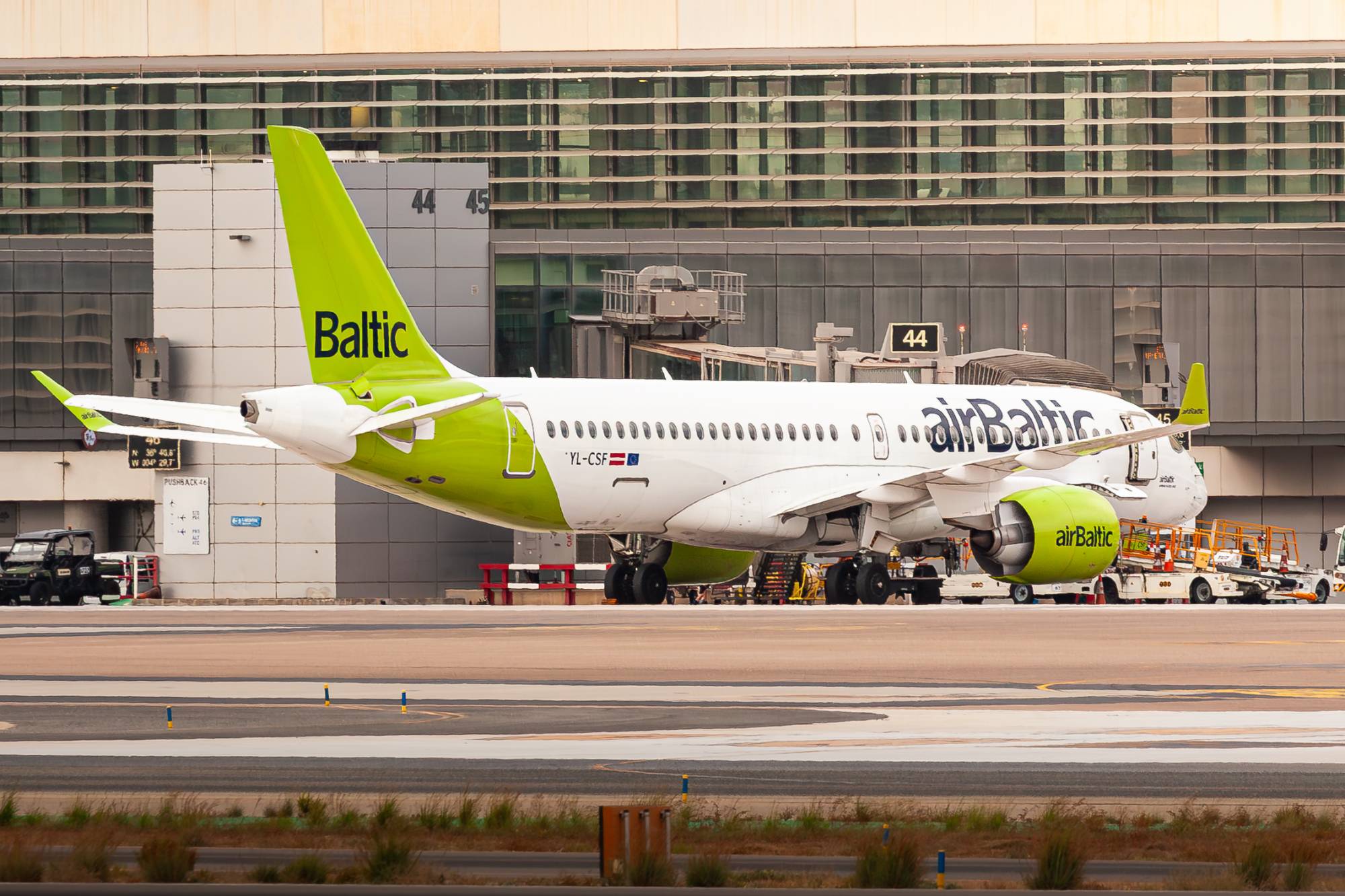 airBaltic YL-CSF at LEMG by Kevin
