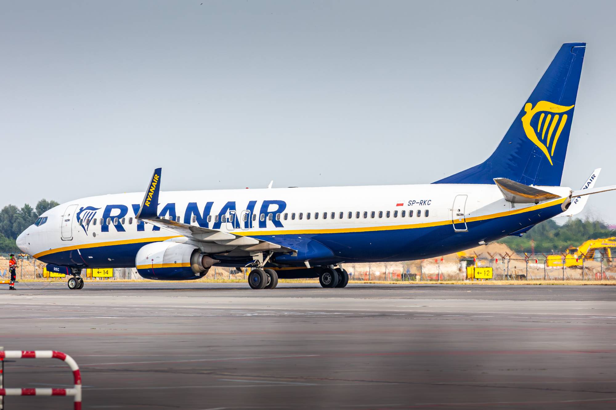 Ryanair SP-RKC at EPWR by Kevin