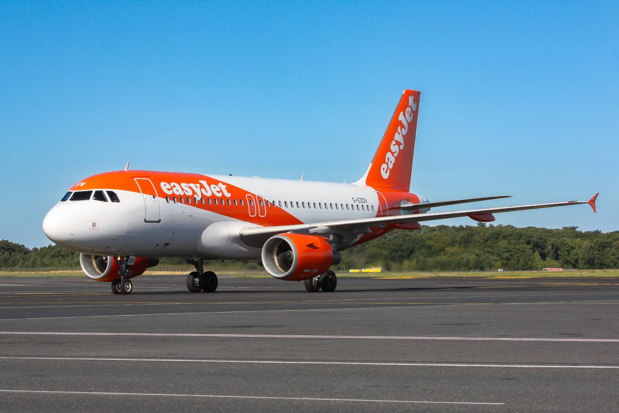 Easyjet G-EZDV at LFRS by The_Heathrow_Fan