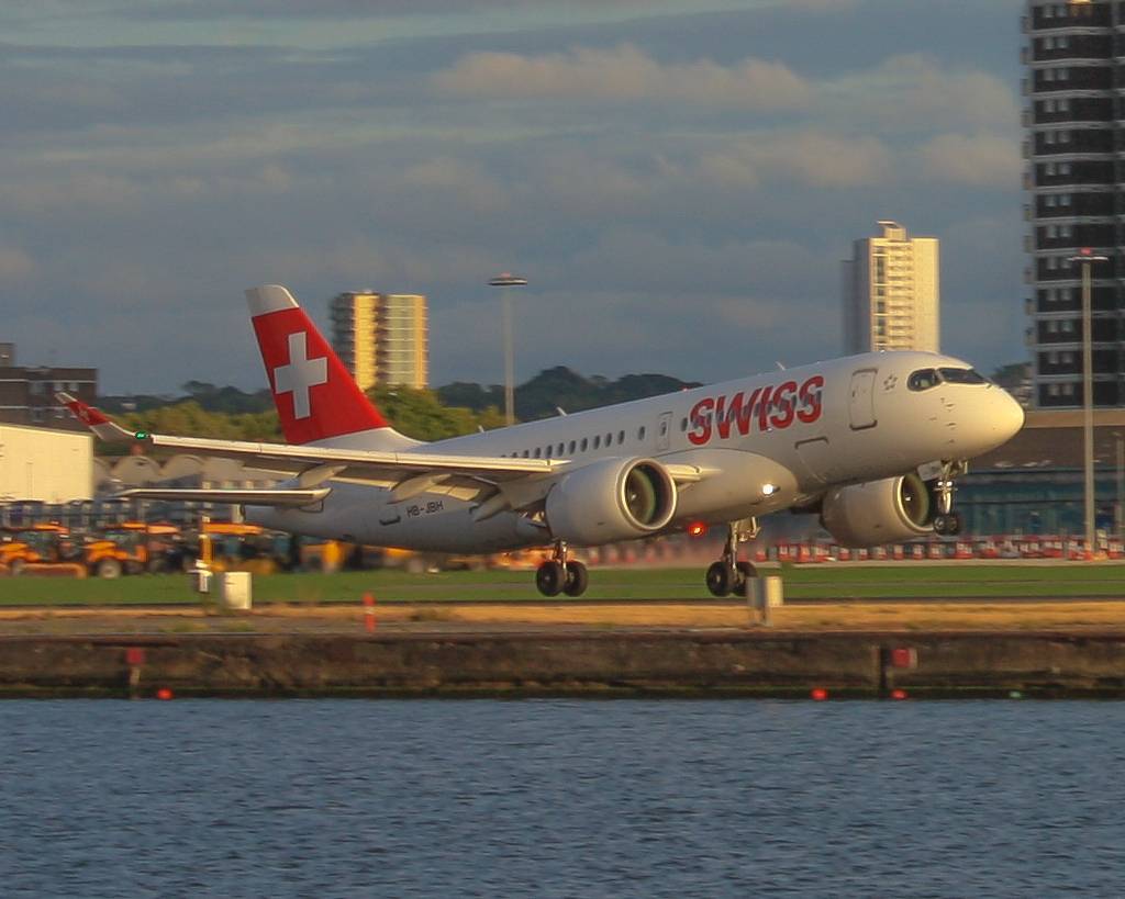 Swiss HB-JBH at EGLC by The_Heathrow_Fan