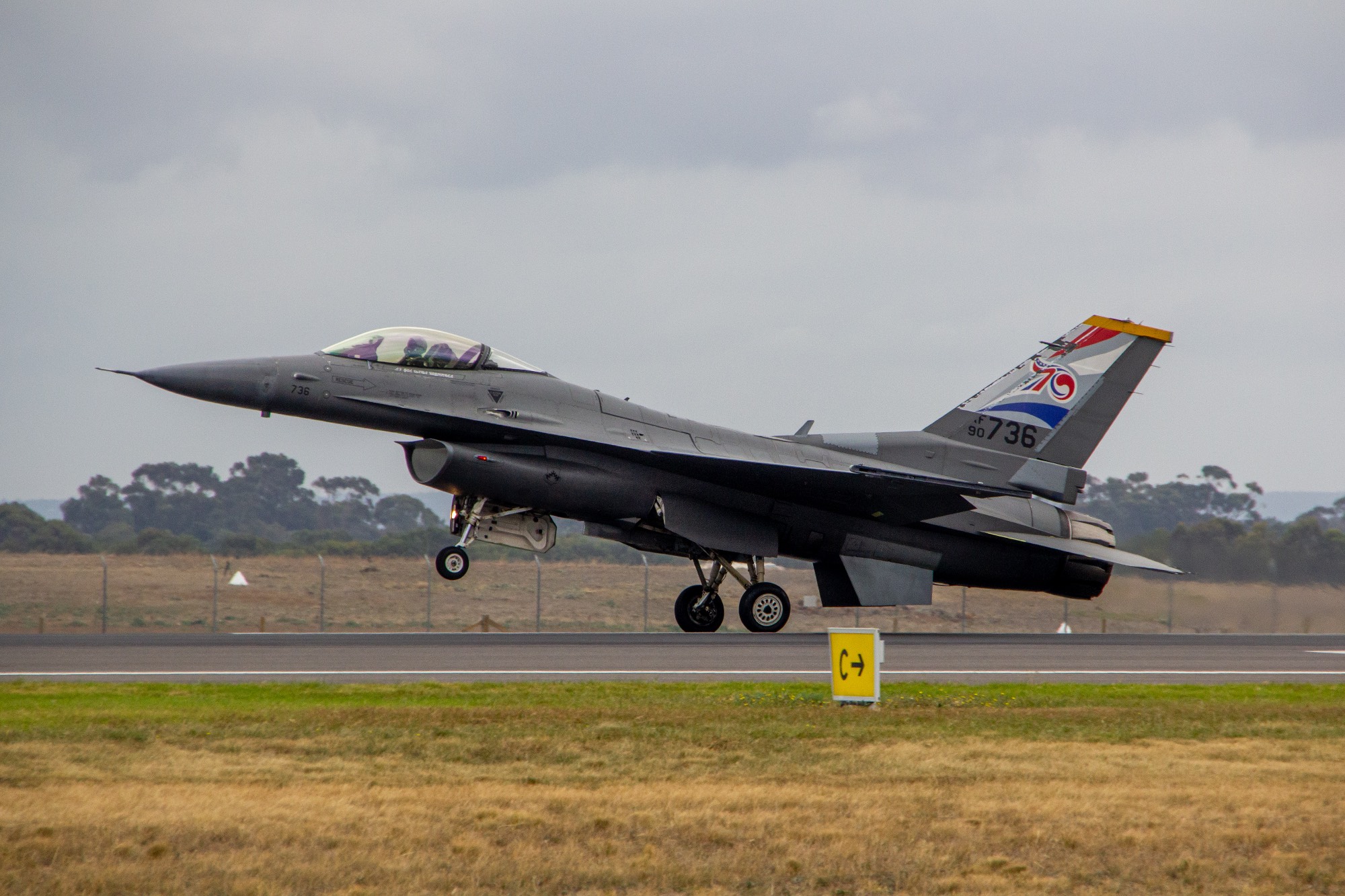 United States Air Force 90-736 at YMAV by Harrison_G_Av