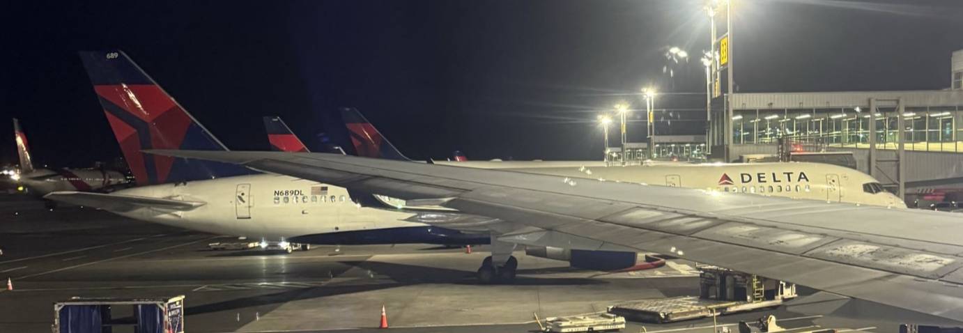 Delta Airlines N689DL at KJFK by flybyvibes7613
