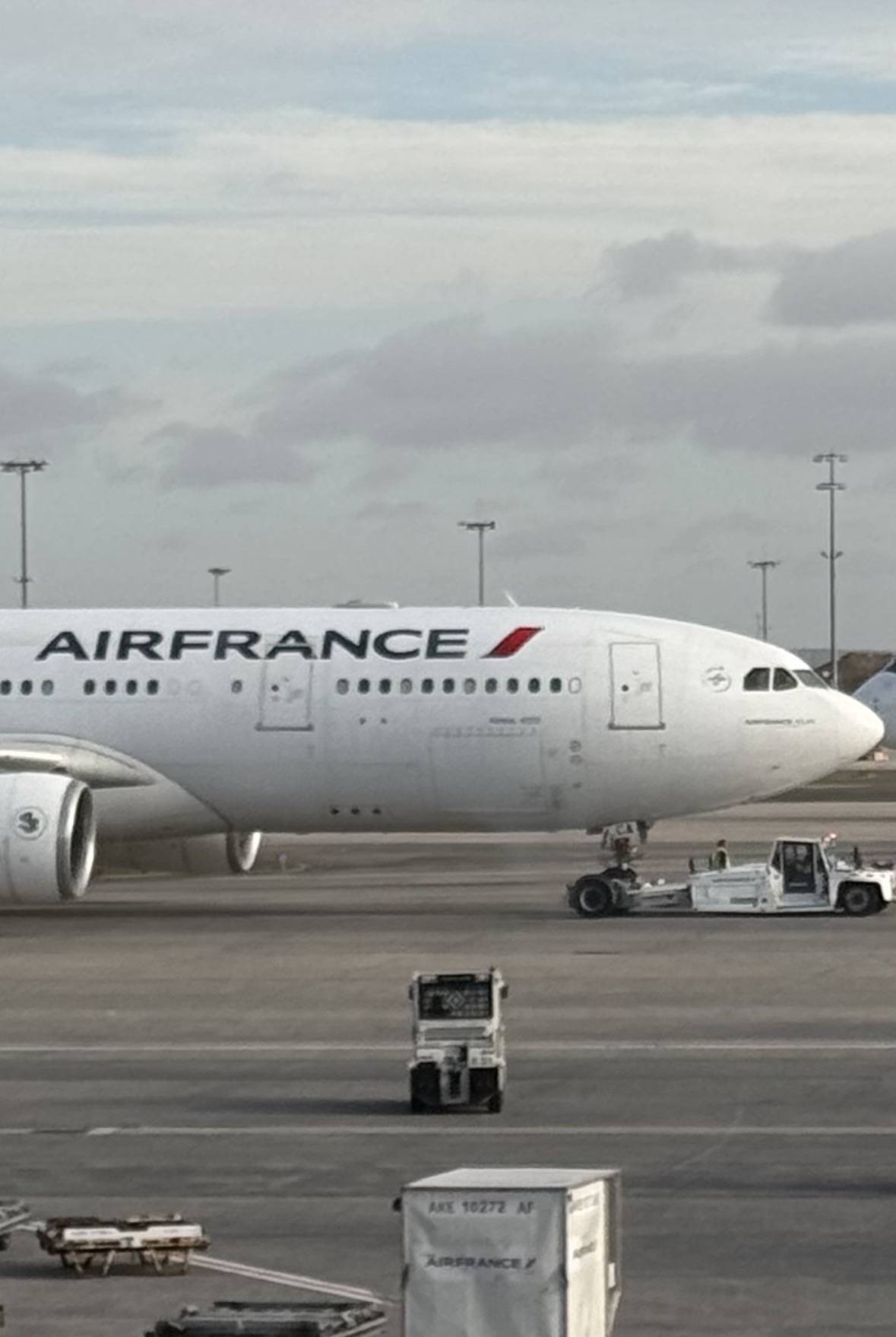 Air France F-GZCA at LFPG by flybyvibes7613