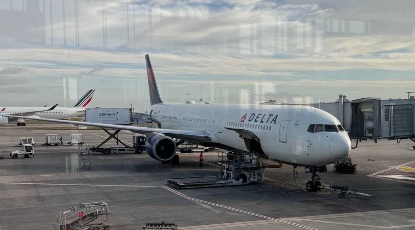 Delta Airlines N838MH at LFPG by flybyvibes7613