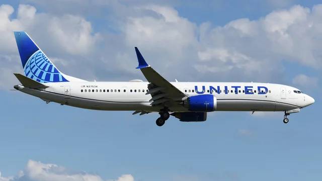 United Airlines N37534 at KDEN by planespotter