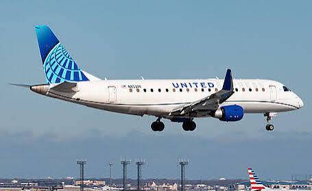 United Airlines N85374 at KDEN by planespotter