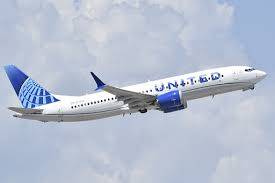 United Airlines N76533 at KDEN by planespotter