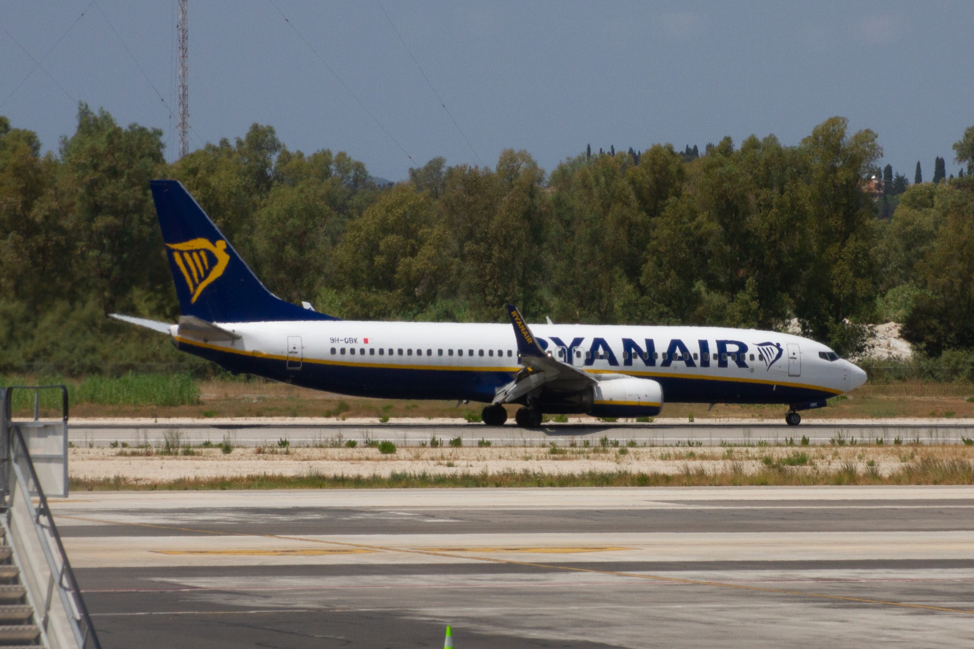 Ryanair 9H-QBK at LGKR by oscarbromilow