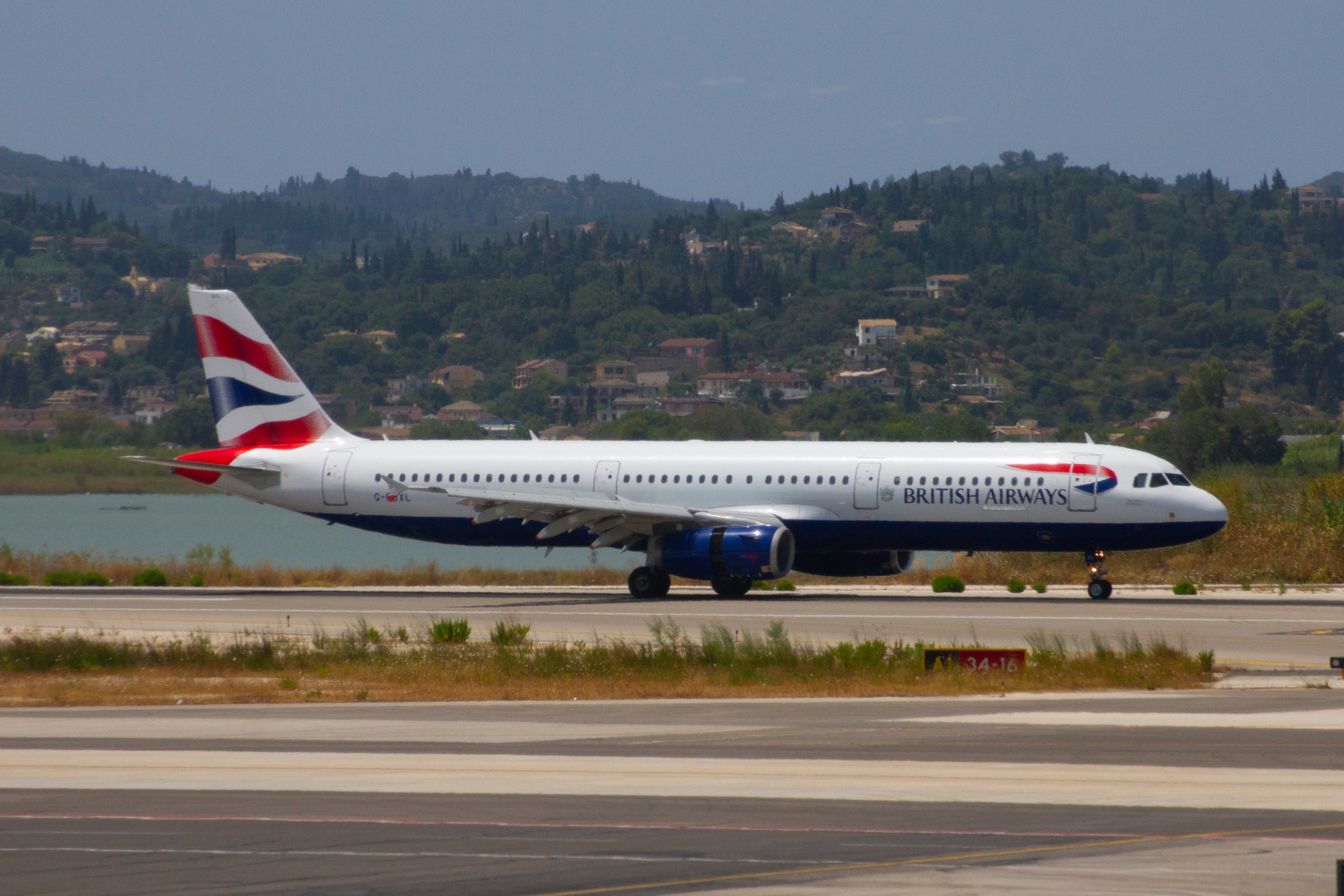 British Airways G-EUXL at LGKR by oscarbromilow