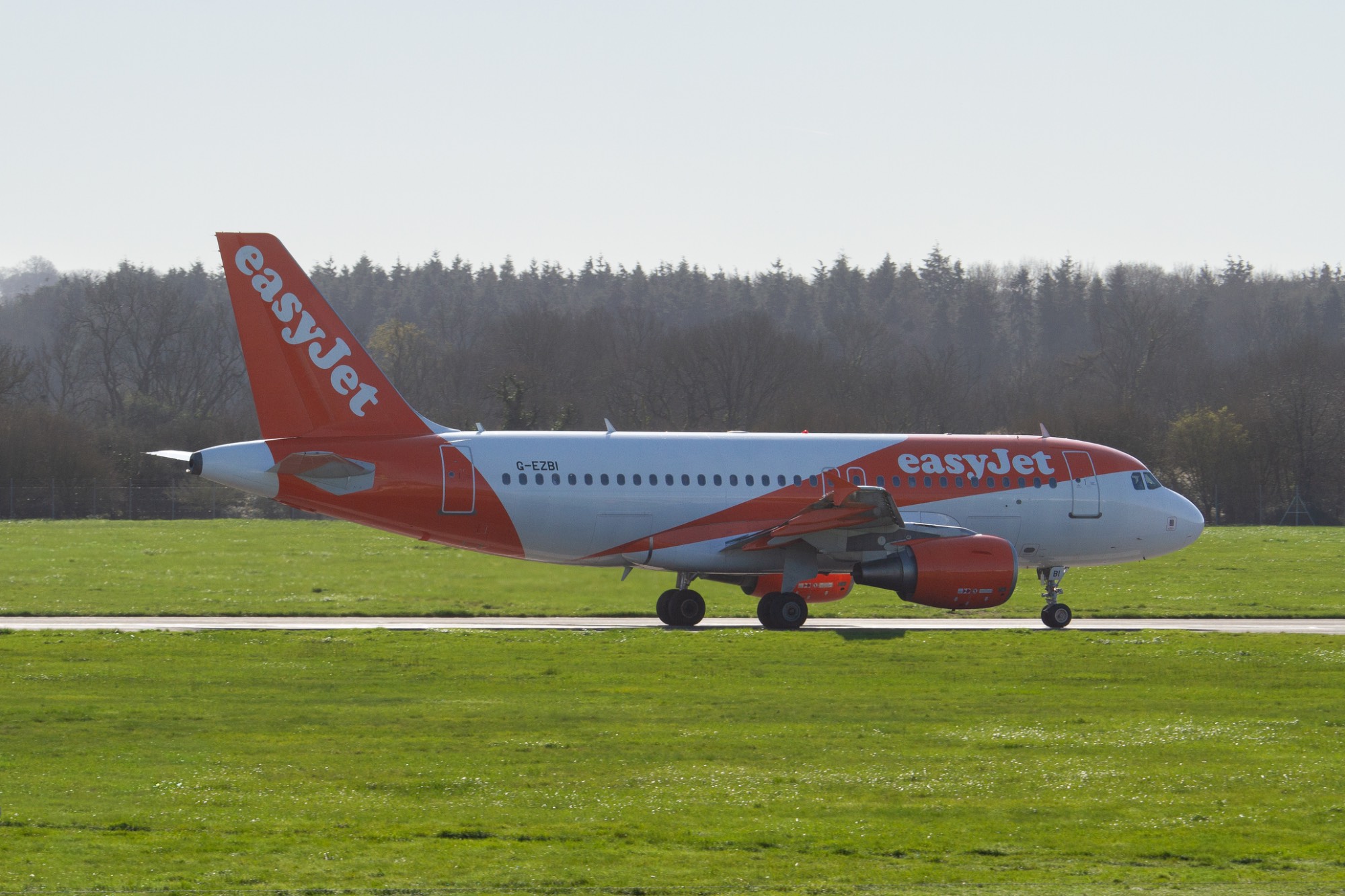easyJet G-EXBI at EGHI by oscarbromilow
