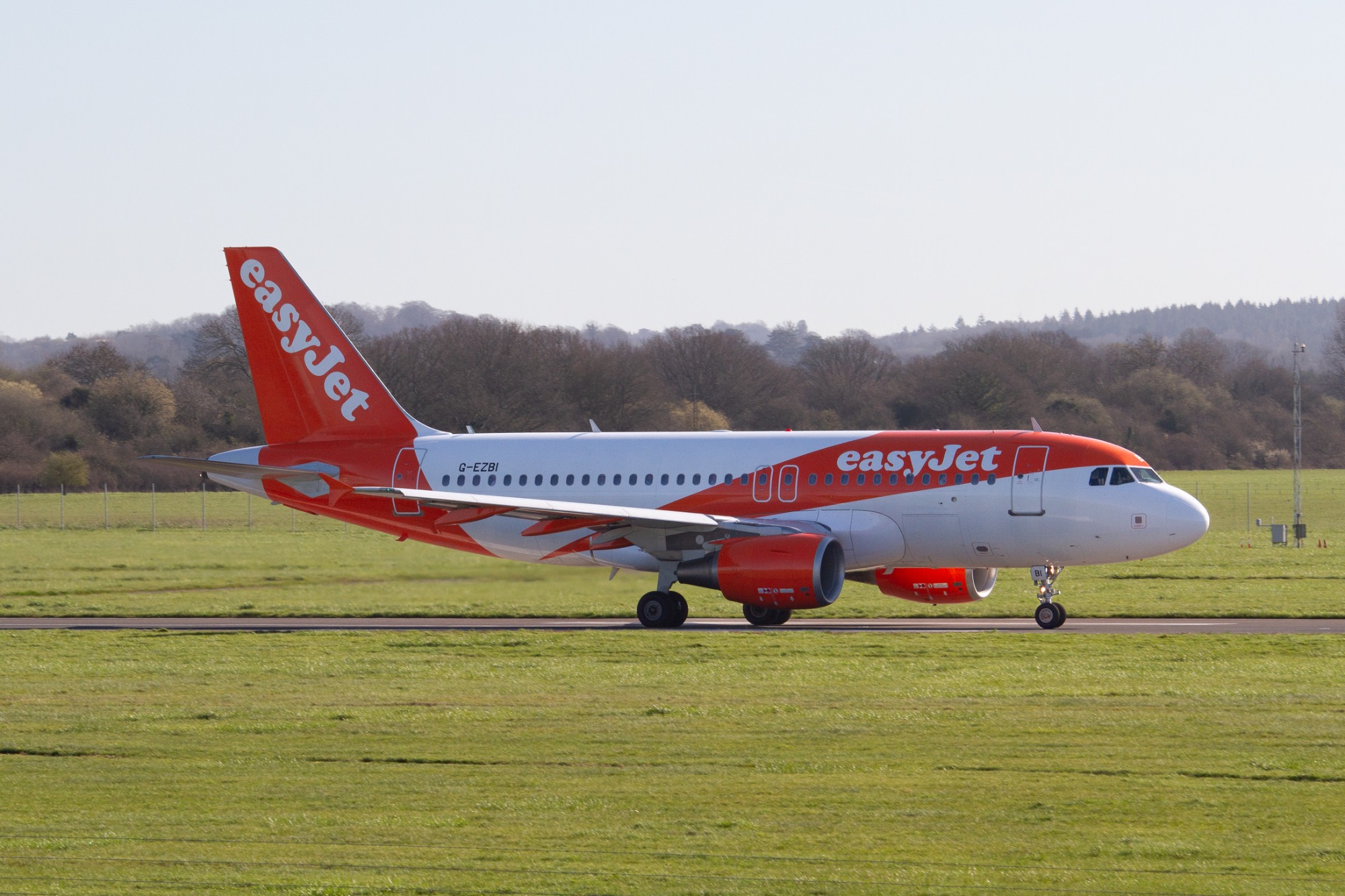 easyJet G-EXBI at EGHI by oscarbromilow