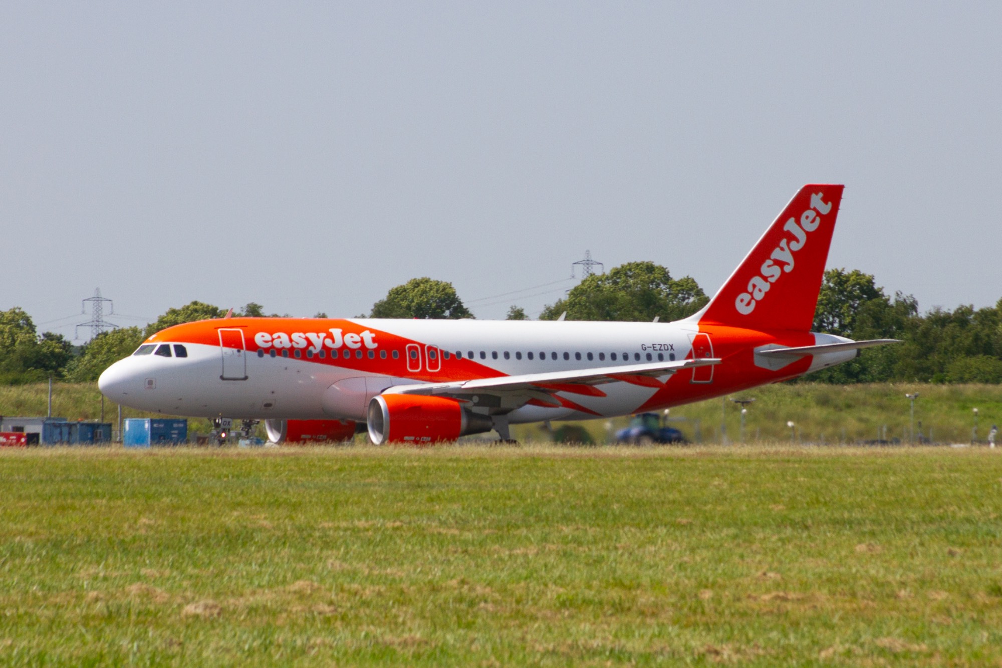 easyJet G-EZDX at EGHI by oscarbromilow