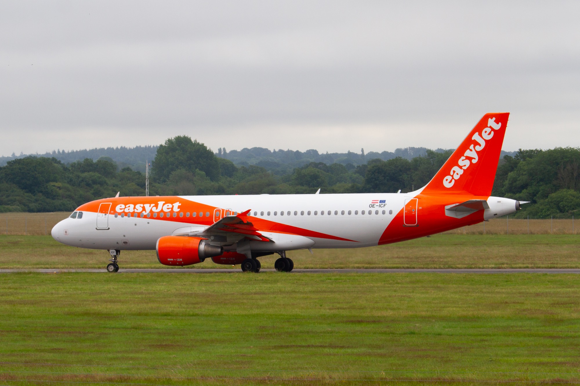 easyJet OE-ICF at EGHI by oscarbromilow