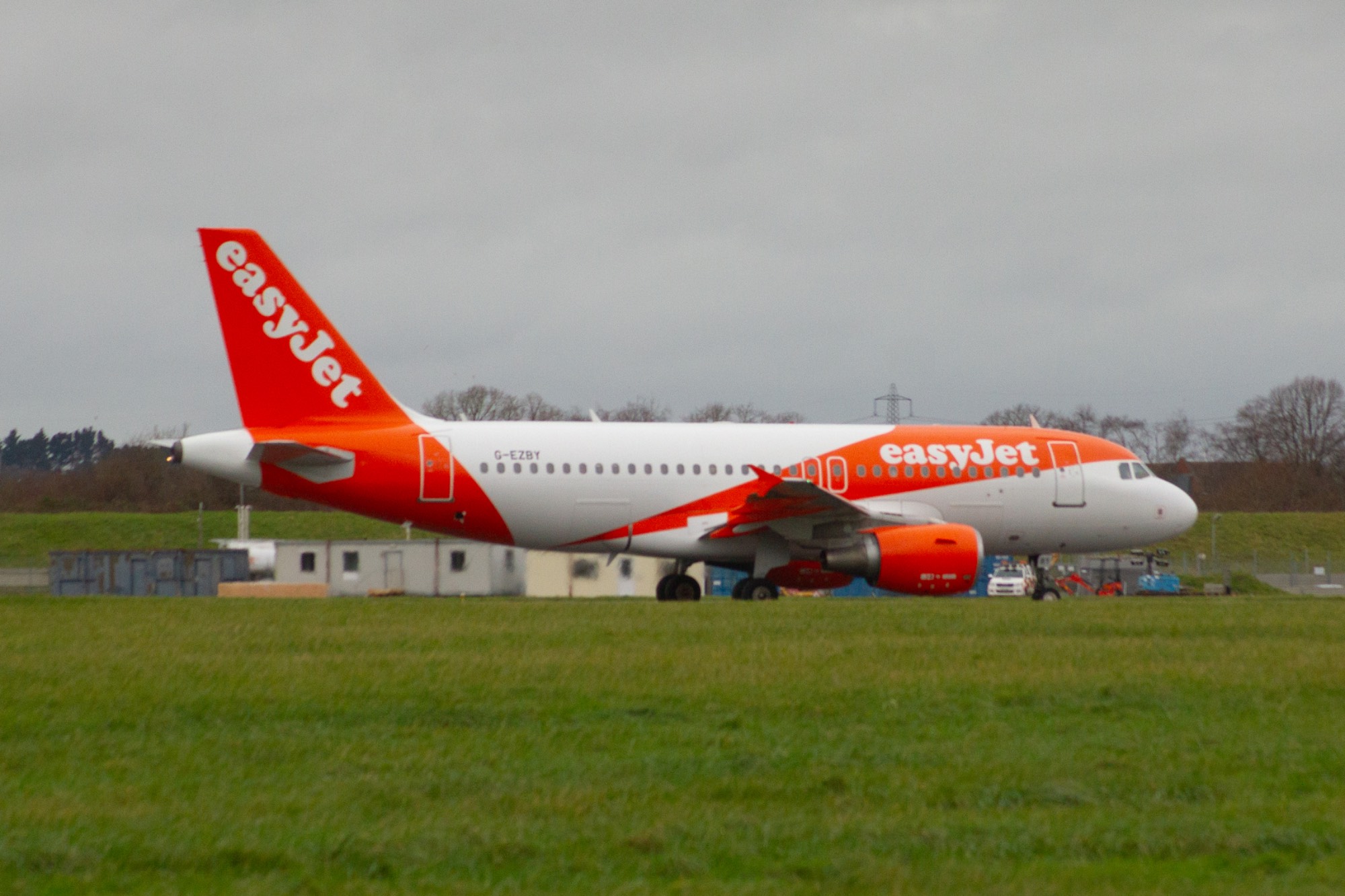 easyJet G-EZBY at EGHI by oscarbromilow