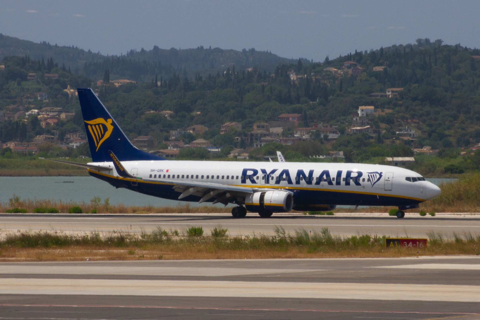 Ryanair 9H-QBK at LGKR by oscarbromilow