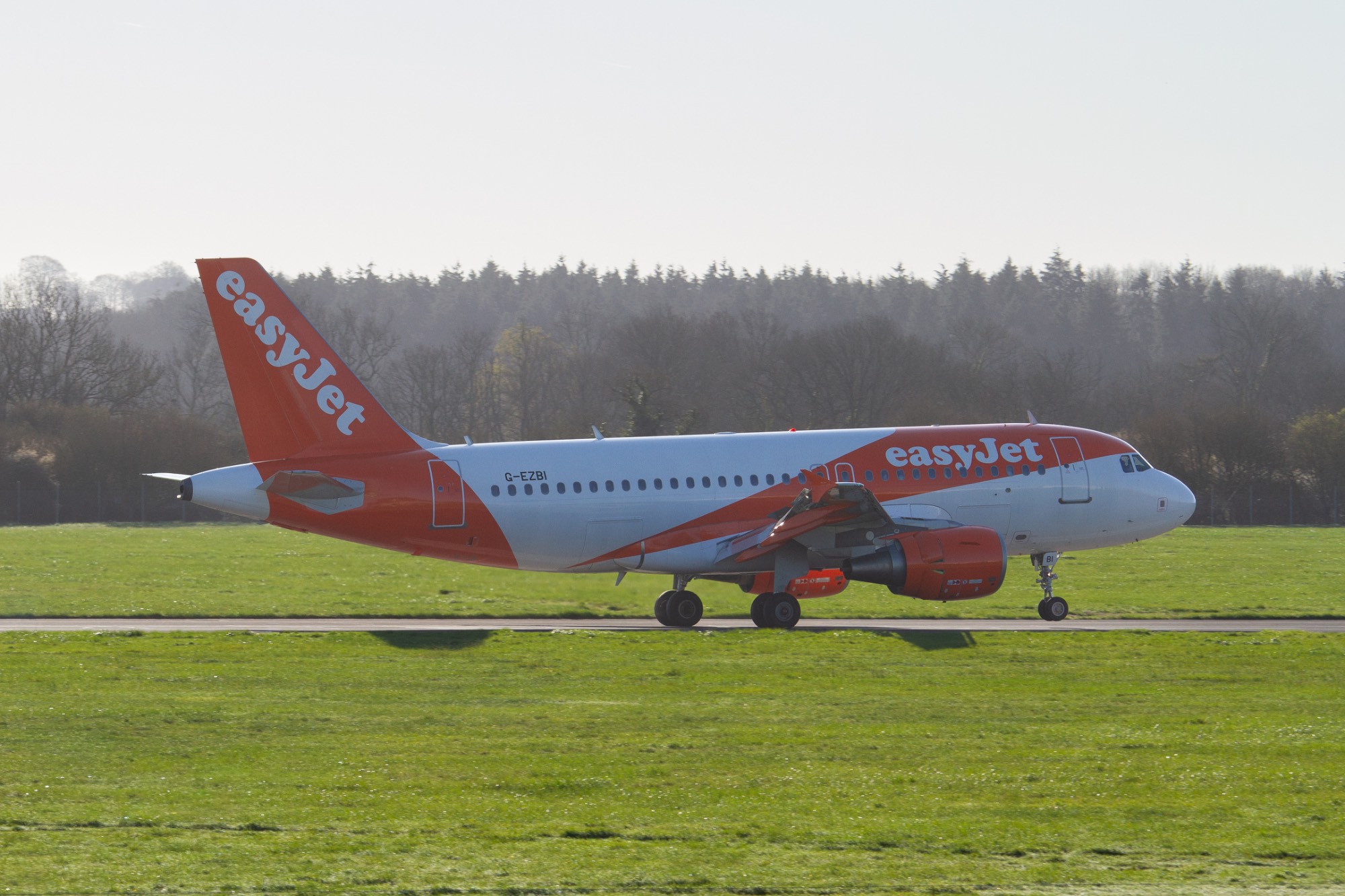 easyJet G-EZBI at EGHI by oscarbromilow