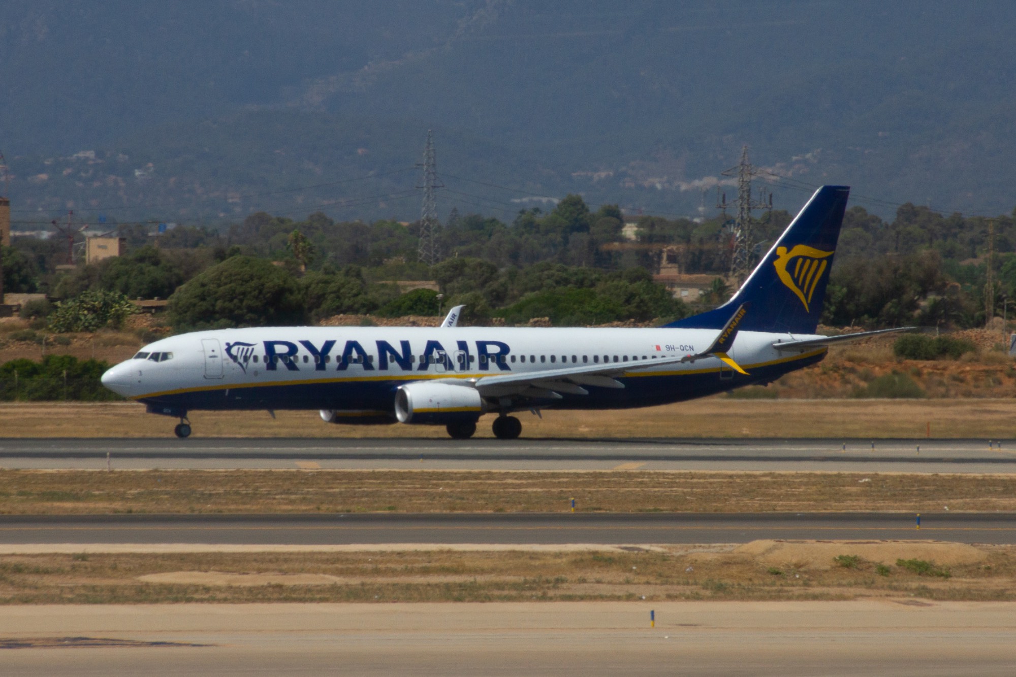 Ryanair 9H-QCN at LEPA by oscarbromilow