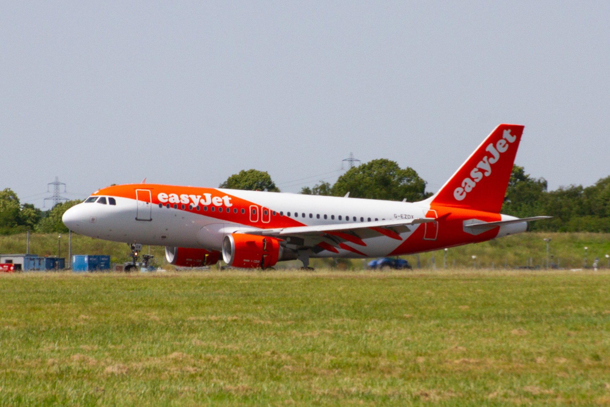 easyJet G-EZDX at EGHI by oscarbromilow