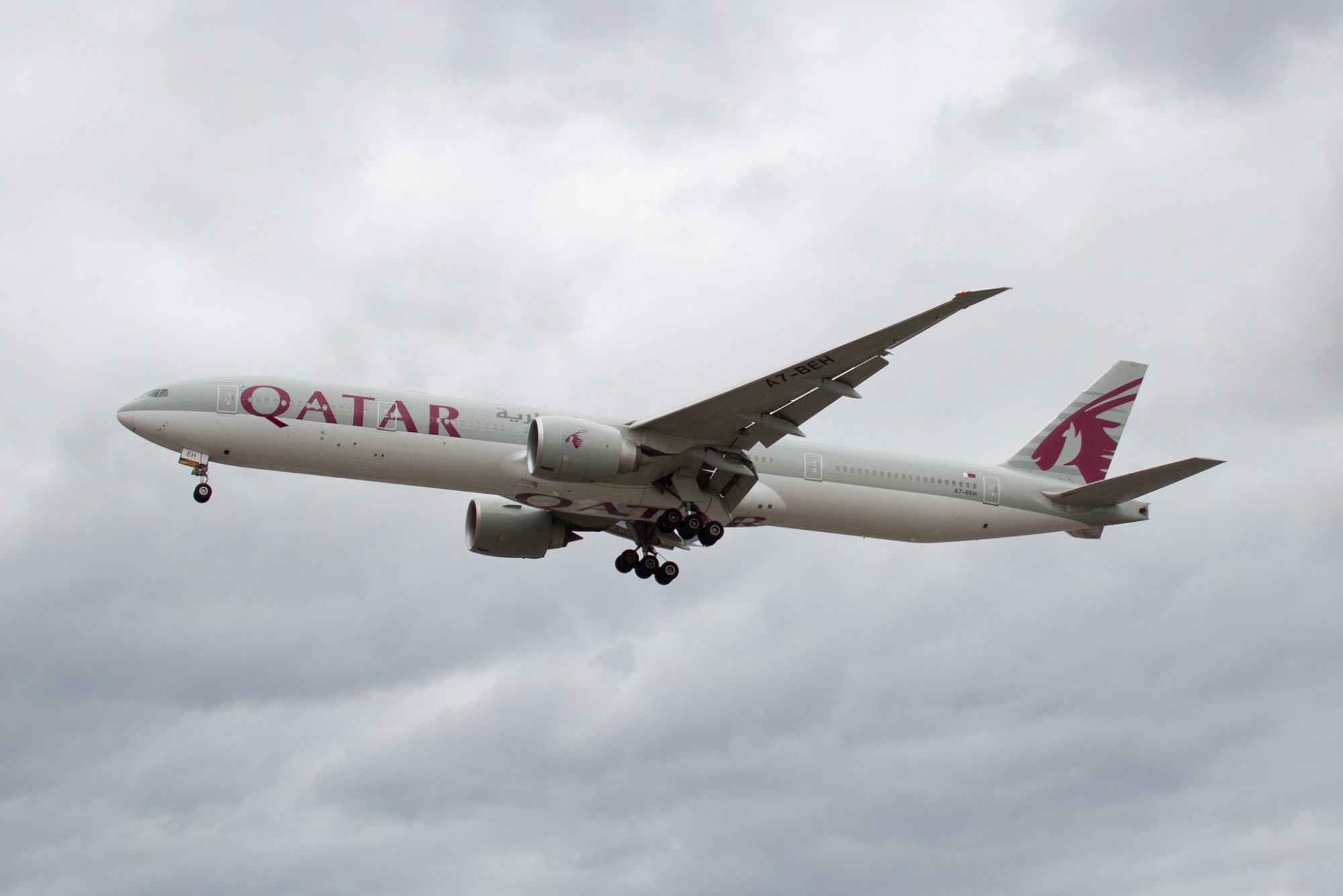 Qatar Airways A7-BEH at EGLL by oscarbromilow