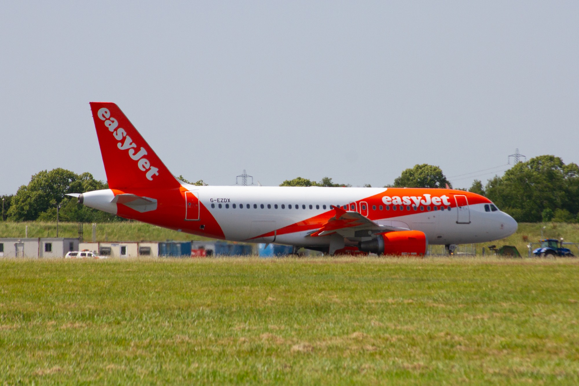 easyJet G-EZDX at EGHI by oscarbromilow
